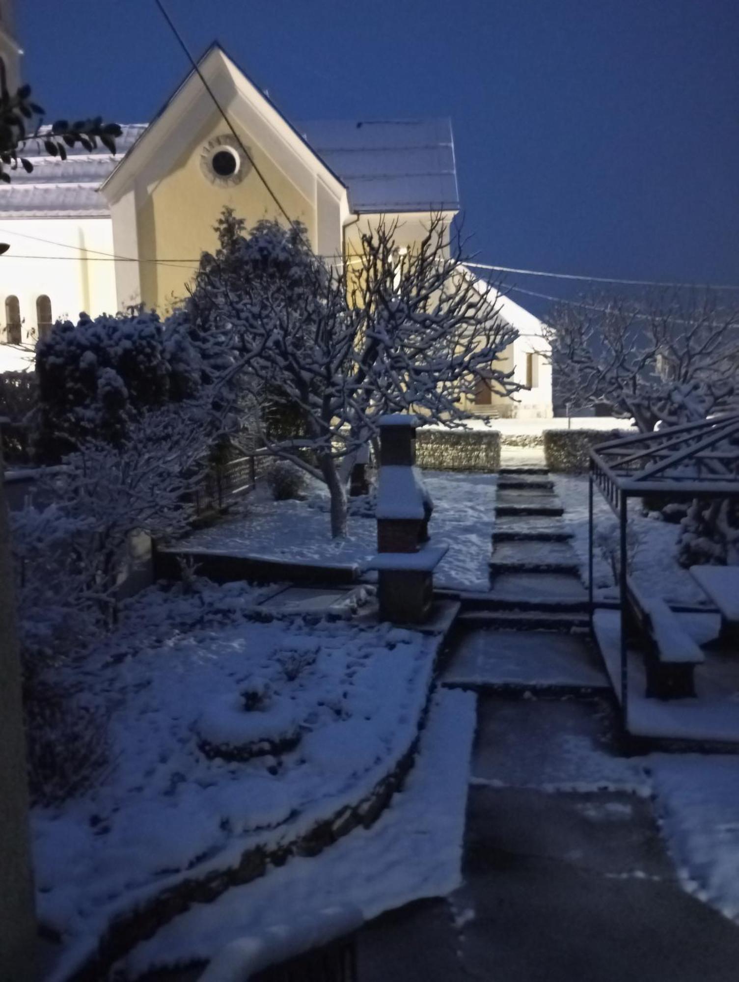 Guesthouse Pavlicic Dreznik Grad Exterior photo